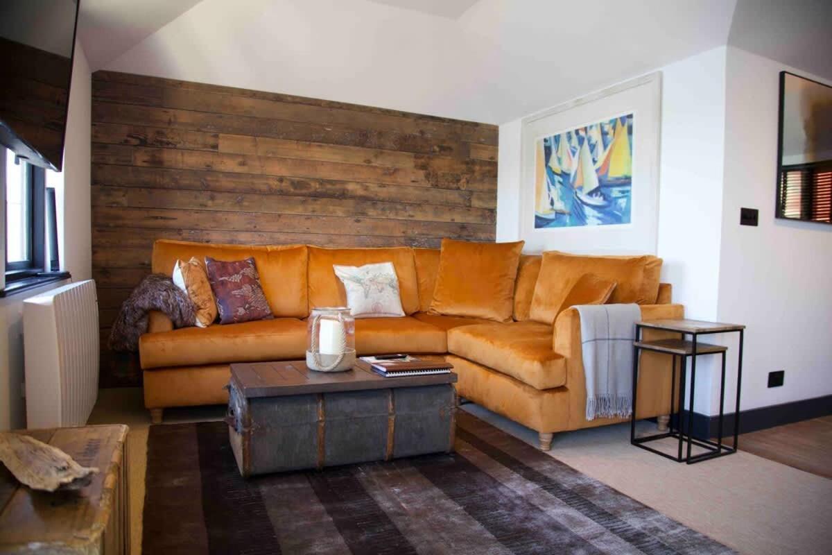 Stunning Waterfront Apartment With Spectacular Views & Parking At 'Captains Loft' Falmouth Bagian luar foto