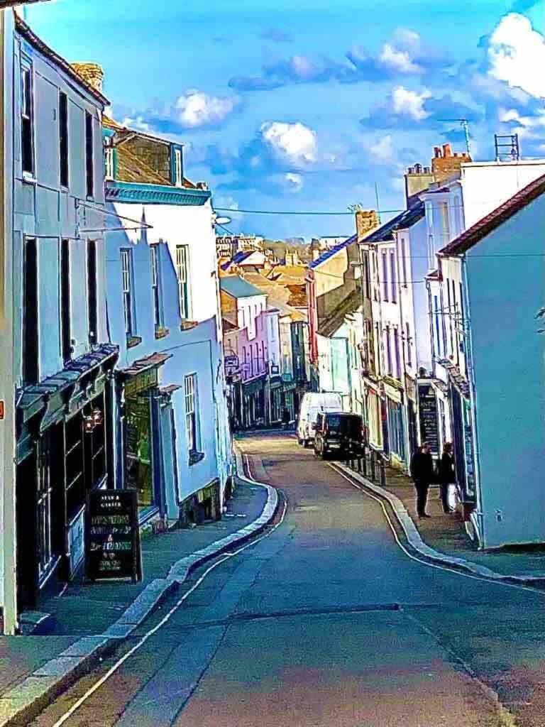Stunning Waterfront Apartment With Spectacular Views & Parking At 'Captains Loft' Falmouth Bagian luar foto
