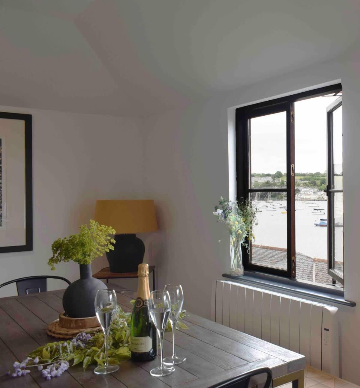 Stunning Waterfront Apartment With Spectacular Views & Parking At 'Captains Loft' Falmouth Bagian luar foto