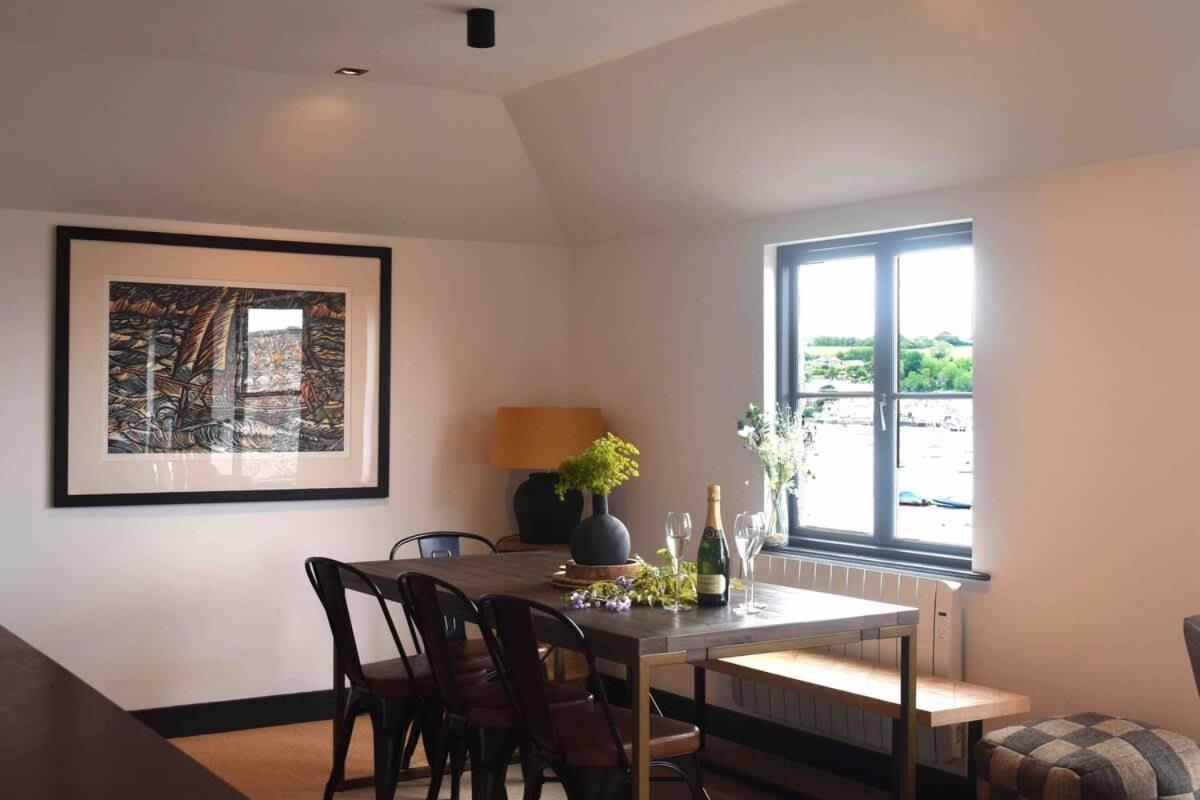 Stunning Waterfront Apartment With Spectacular Views & Parking At 'Captains Loft' Falmouth Bagian luar foto