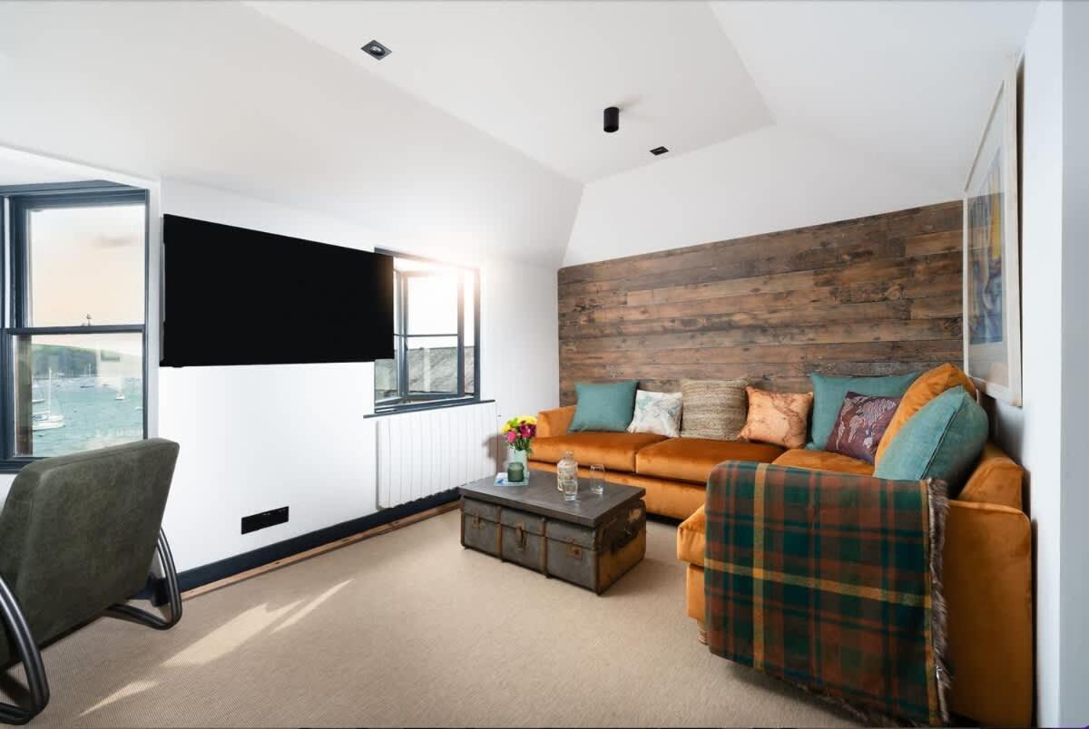 Stunning Waterfront Apartment With Spectacular Views & Parking At 'Captains Loft' Falmouth Bagian luar foto