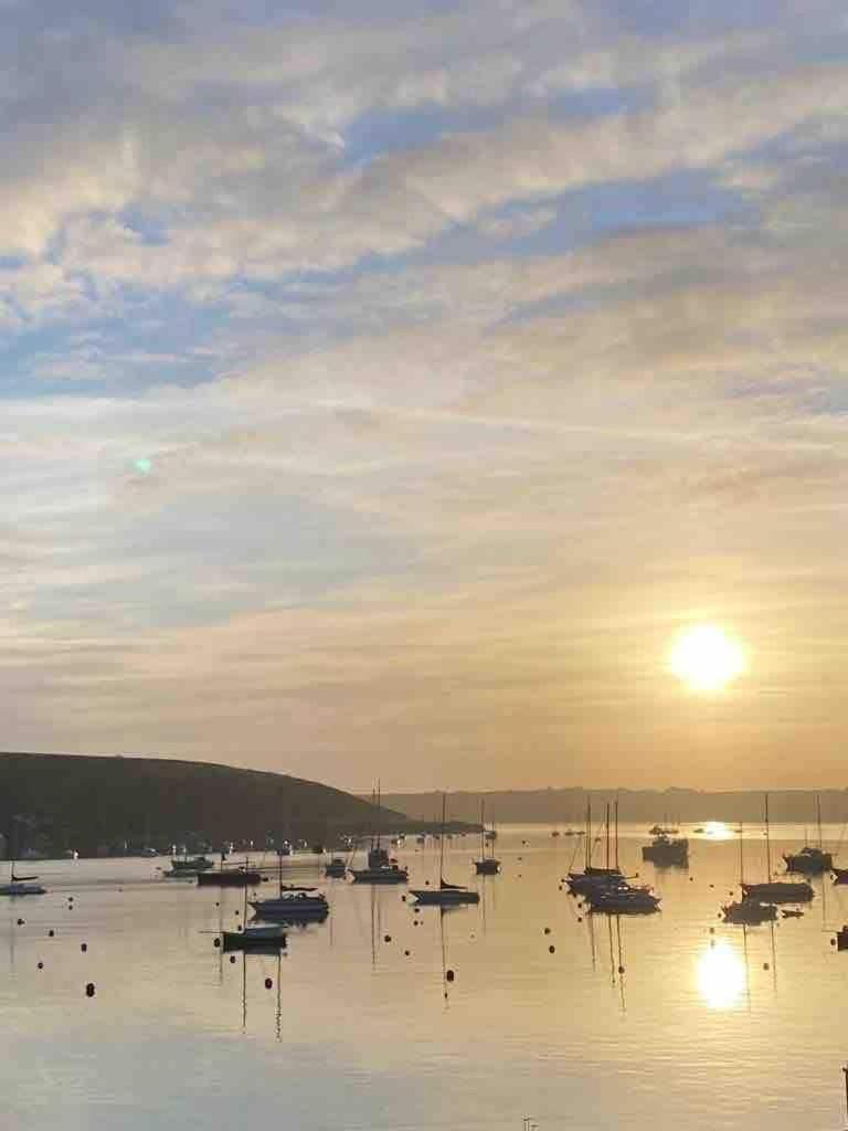 Stunning Waterfront Apartment With Spectacular Views & Parking At 'Captains Loft' Falmouth Bagian luar foto