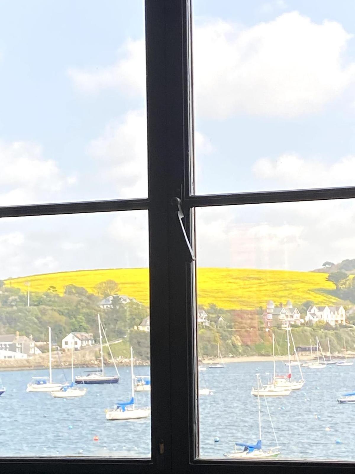 Stunning Waterfront Apartment With Spectacular Views & Parking At 'Captains Loft' Falmouth Bagian luar foto